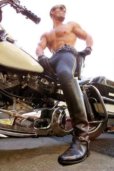 Photo by UESguys27 with the username @UESguys27,  February 1, 2012 at 12:09 AM and the text says '(via southerndudes, leathermen) #men'