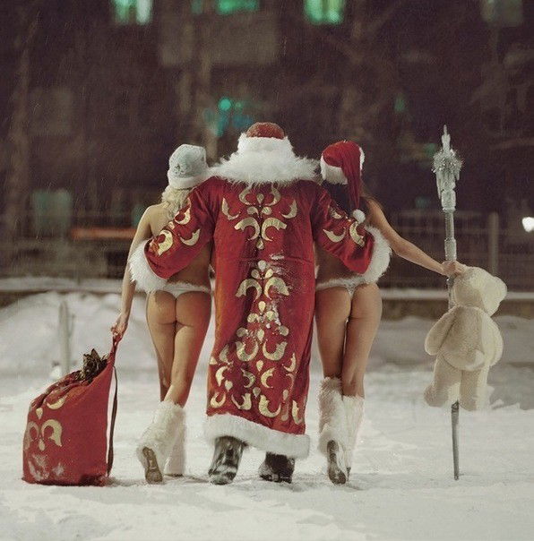 Photo by UESguys27 with the username @UESguys27,  January 28, 2012 at 7:12 PM and the text says 'maxum:

happy new year  画
 #Women  #Santa'