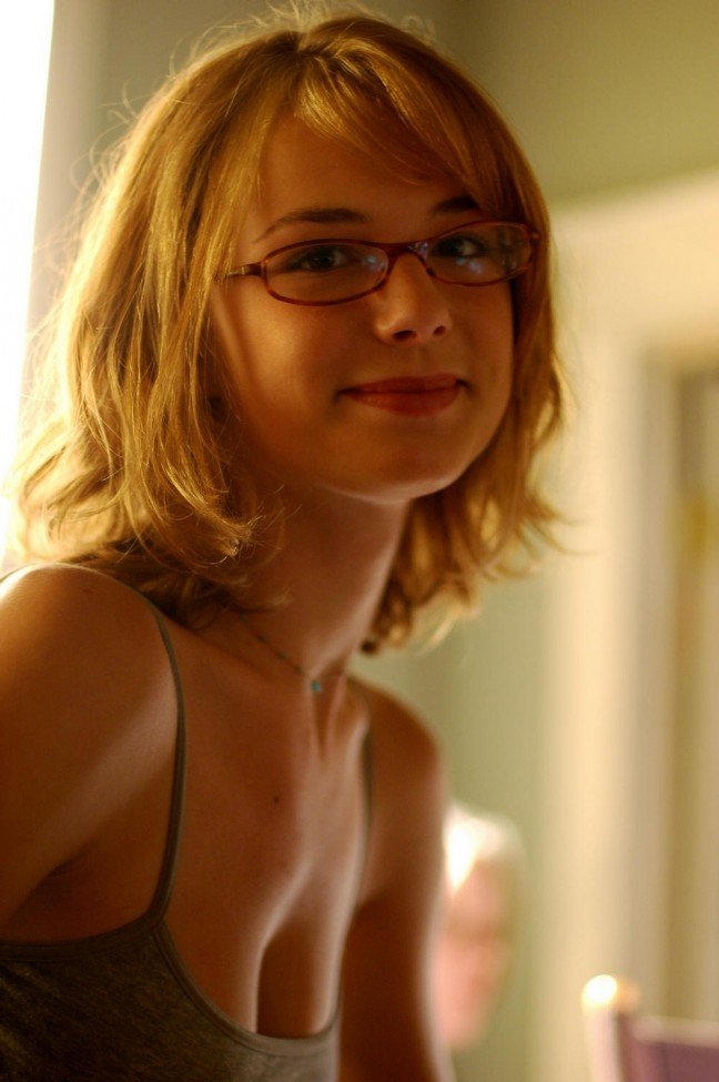 Photo by RedWineAndLube with the username @RedWineAndLube,  September 22, 2011 at 2:53 AM and the text says 'sexncomics:

!
 #collar  #bone  #glasses  #neck  #shoulders  #smile'