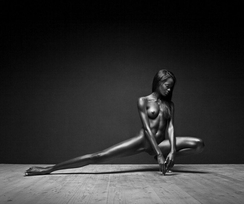 Photo by RedWineAndLube with the username @RedWineAndLube,  September 13, 2011 at 7:46 AM and the text says 'Don&rsquo;t forget grace.
specialnudes:

Strength and flexibility.
 #nude  #nudeart'