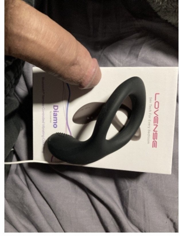 Photo by Heath with the username @Heath8059,  November 4, 2021 at 9:12 PM. The post is about the topic Heath 8059 and the text says 'anyone else play with lovense toys.   love controlling your toys'