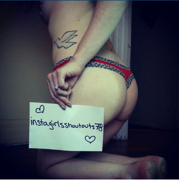 Photo by SammyStrips with the username @SammyStrips,  May 18, 2015 at 12:16 AM and the text says 'instagirlsshoutouts78:

First fan sign for my tumblr page from @canadiansammy'