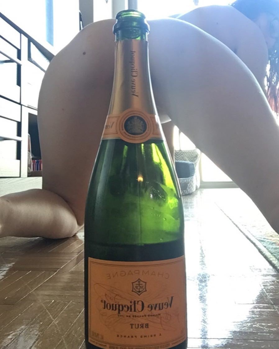 Photo by SammyStrips with the username @SammyStrips,  March 31, 2018 at 4:21 PM and the text says 'Fancy a little #bubbly #bubbly'