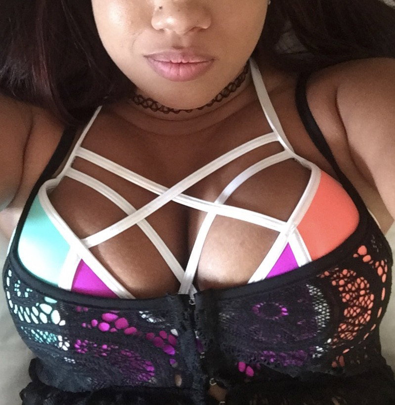 Watch the Photo by Imhisvixen with the username @ImHisVixen, who is a star user, posted on February 20, 2019. The post is about the topic Busty Chicks.