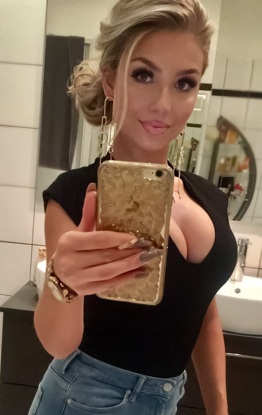 Photo by houblive1950 with the username @houblive1950,  February 12, 2019 at 7:04 PM and the text says 'via  Gridllr.com   —  gridll your Tumblr Likes! #My  #dzisiaj  #znowu  #randkujemy  #‍♀️  #fiftyshadesofgrey  #Kto  #juz  #ogladal?  #polishgirl  #blondehair  #makeup  #beauty  #dinner  #loveyou  #loveyou  #cinema  #Repost  #@ewelinabeglashes..'