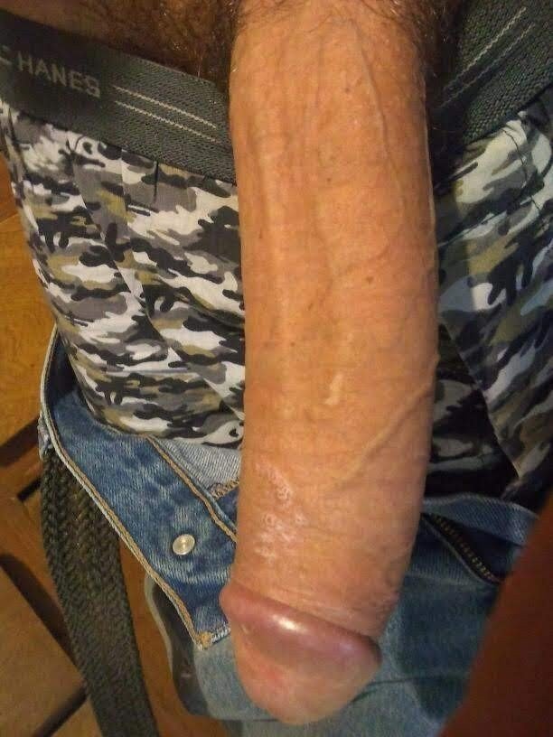 Photo by Xxxsexus with the username @Xxxsexus,  June 1, 2023 at 11:21 AM and the text says 'HORNY AS FUCK'