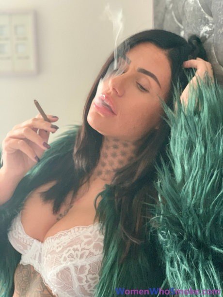 Album by plutonicstone with the username @plutonicstone,  April 29, 2021 at 11:57 PM. The post is about the topic Sexy Smoking women and the text says 'sexy smoking'