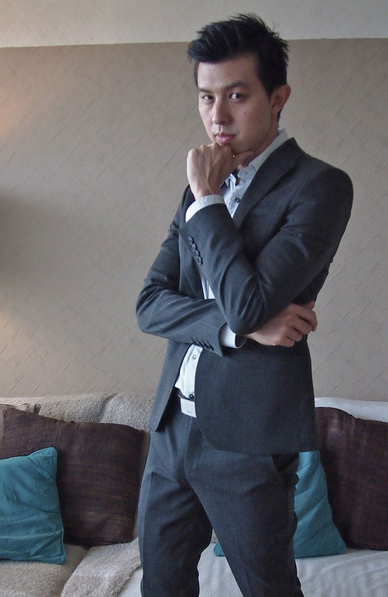 Photo by hartorsten with the username @hartorsten,  July 2, 2013 at 2:54 PM and the text says 'Grey skinny suit, a gift from my brother. #photoshoot  #male  #fashion  #male  #model  #mens  #fashion  #mens  #style  #menswear  #haraldtorsten'