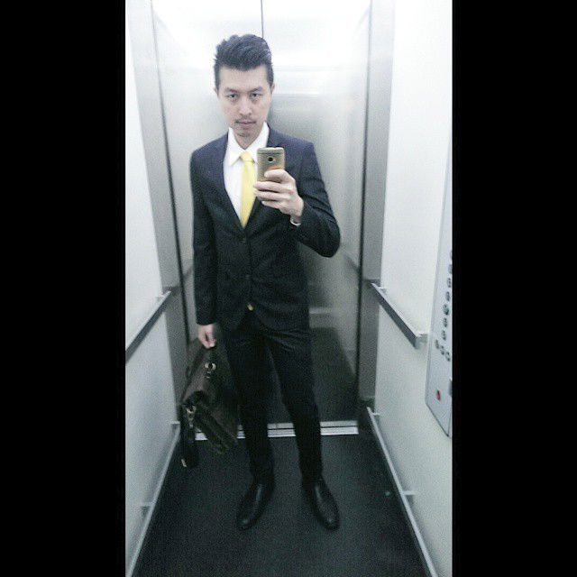 Photo by hartorsten with the username @hartorsten,  May 22, 2015 at 4:58 PM and the text says 'Blue Business suit
#malemodel #maleselfie http://ift.tt/1c9GTxh #haraldtorsten  #Instagram'