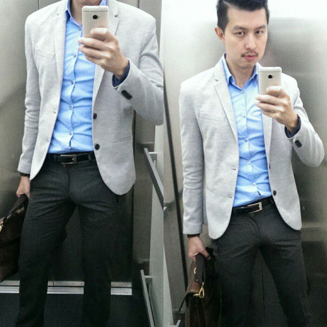 Photo by hartorsten with the username @hartorsten,  August 20, 2015 at 8:31 PM and the text says 'Light grey suit, light blue shirt and grey trousers. Part 1. #dapper #malemodel  #maleselfie  #gayguy  #gayvpl http://ift.tt/1U16tUD #haraldtorsten  #Instagram'