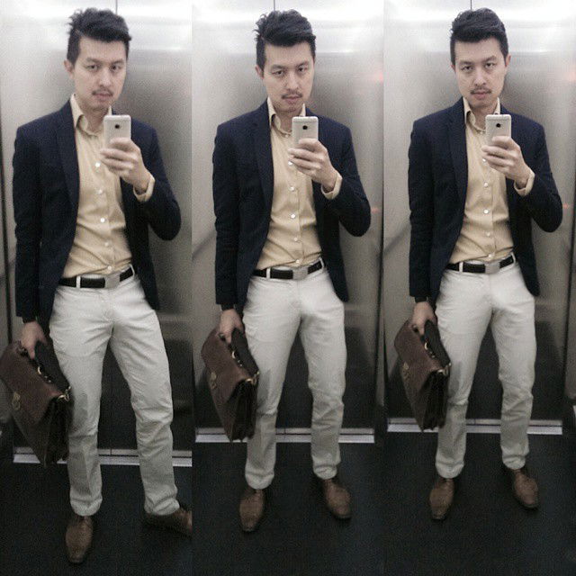 Photo by hartorsten with the username @hartorsten,  August 20, 2015 at 8:33 PM and the text says 'Dark blue suit, beige shirt and trousers #dapper #malemodel  #maleselfie  #gayguy  #gayvpl http://ift.tt/1MGUc8N #haraldtorsten  #Instagram'