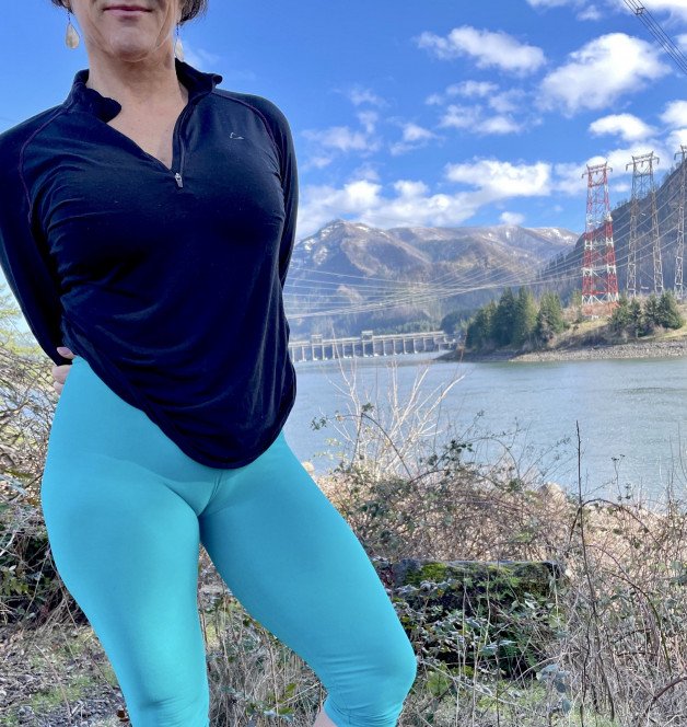 Photo by Miss CamelaT with the username @FreeYourToe, who is a verified user,  March 26, 2021 at 5:36 PM. The post is about the topic Mature and the text says 'Camel Toe Adventure at Bonneville Dam. Enjoy - Miss CamelaT😘
Happy Friday to you all'