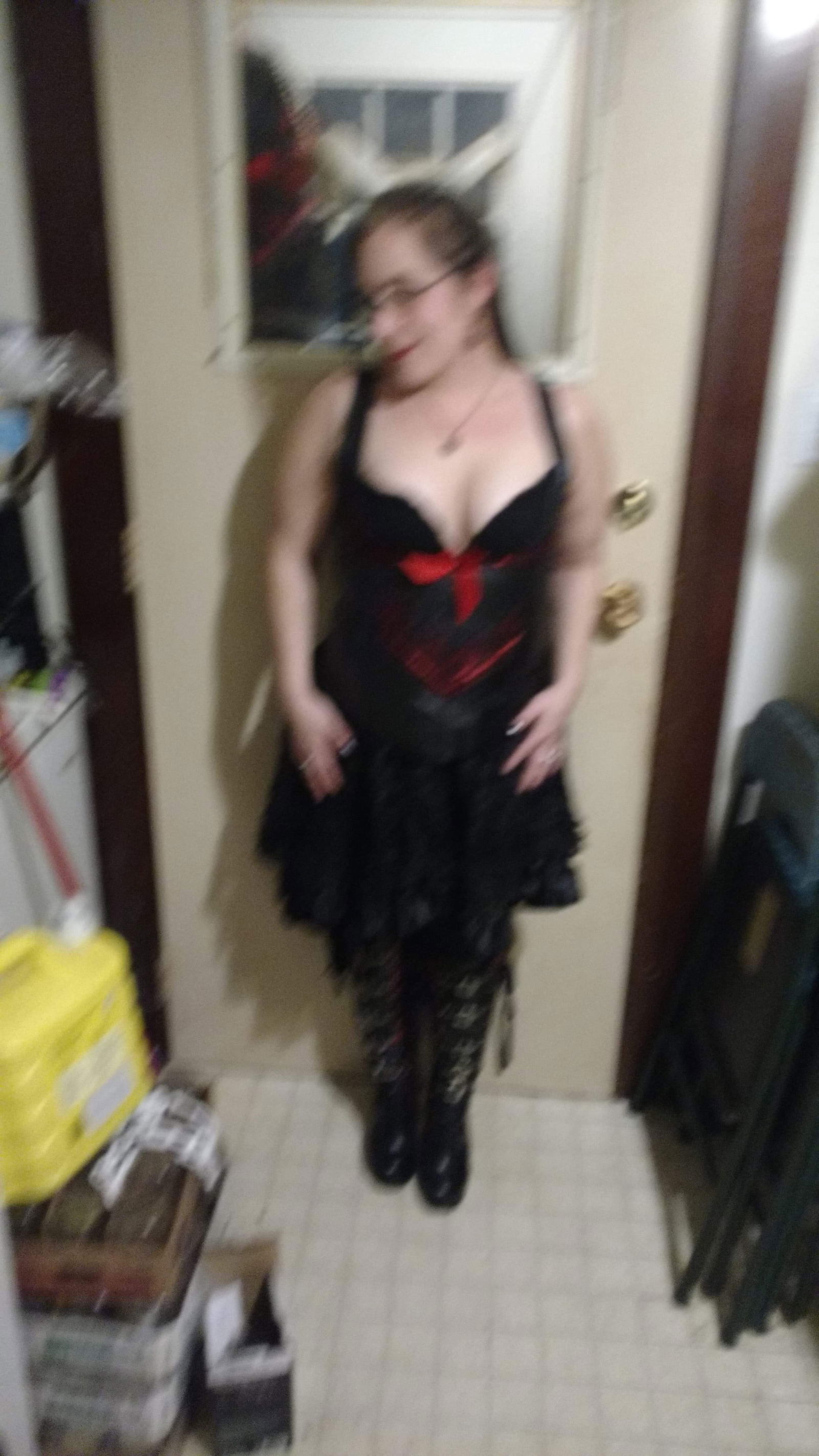 Album by Lengiles with the username @Lengiles, who is a verified user,  February 18, 2019 at 5:12 PM. The post is about the topic Amateurs and the text says 'New years outfit for wifes new years partty'