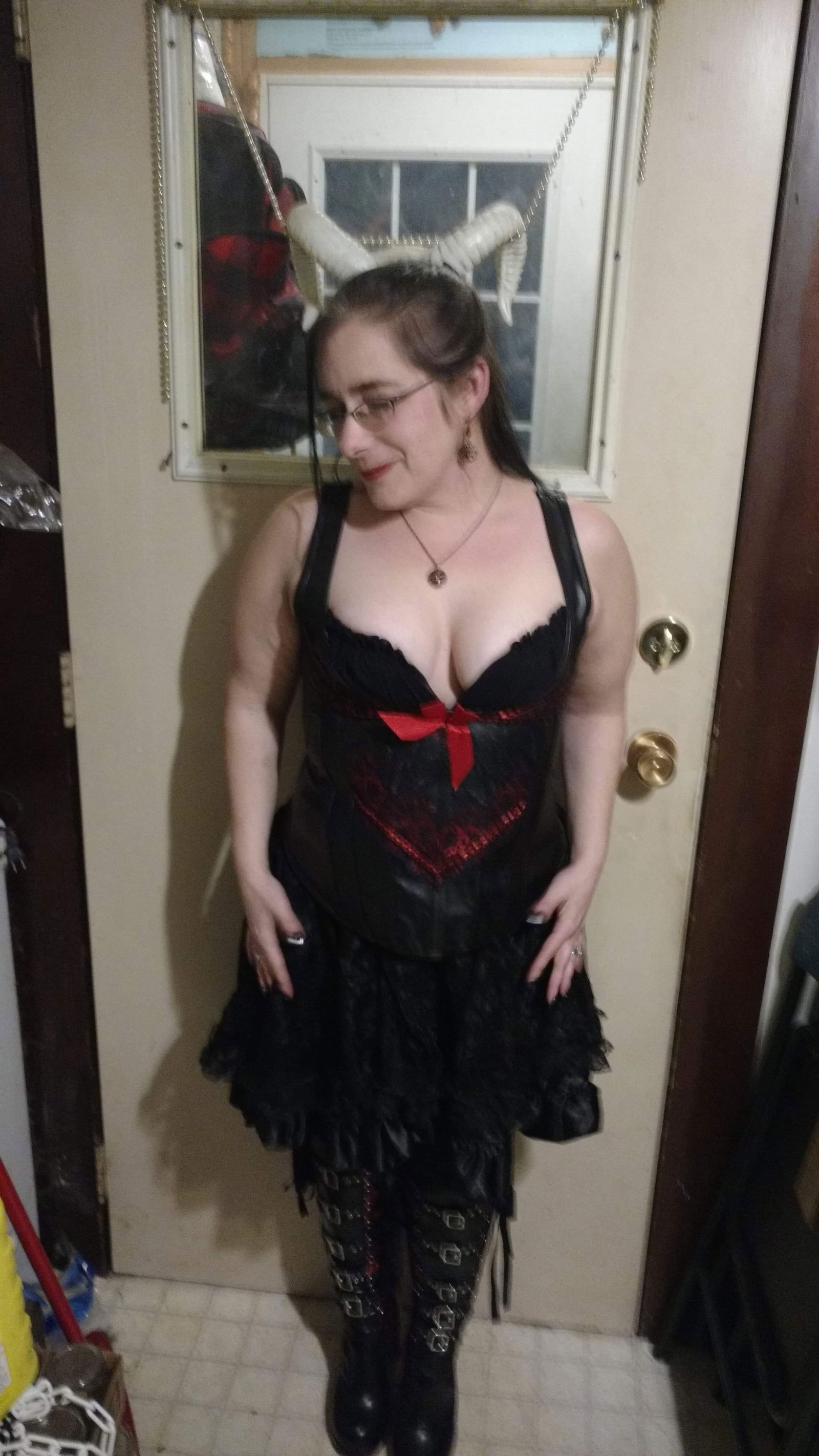 Album by Lengiles with the username @Lengiles, who is a verified user,  February 18, 2019 at 5:12 PM. The post is about the topic Amateurs and the text says 'New years outfit for wifes new years partty'