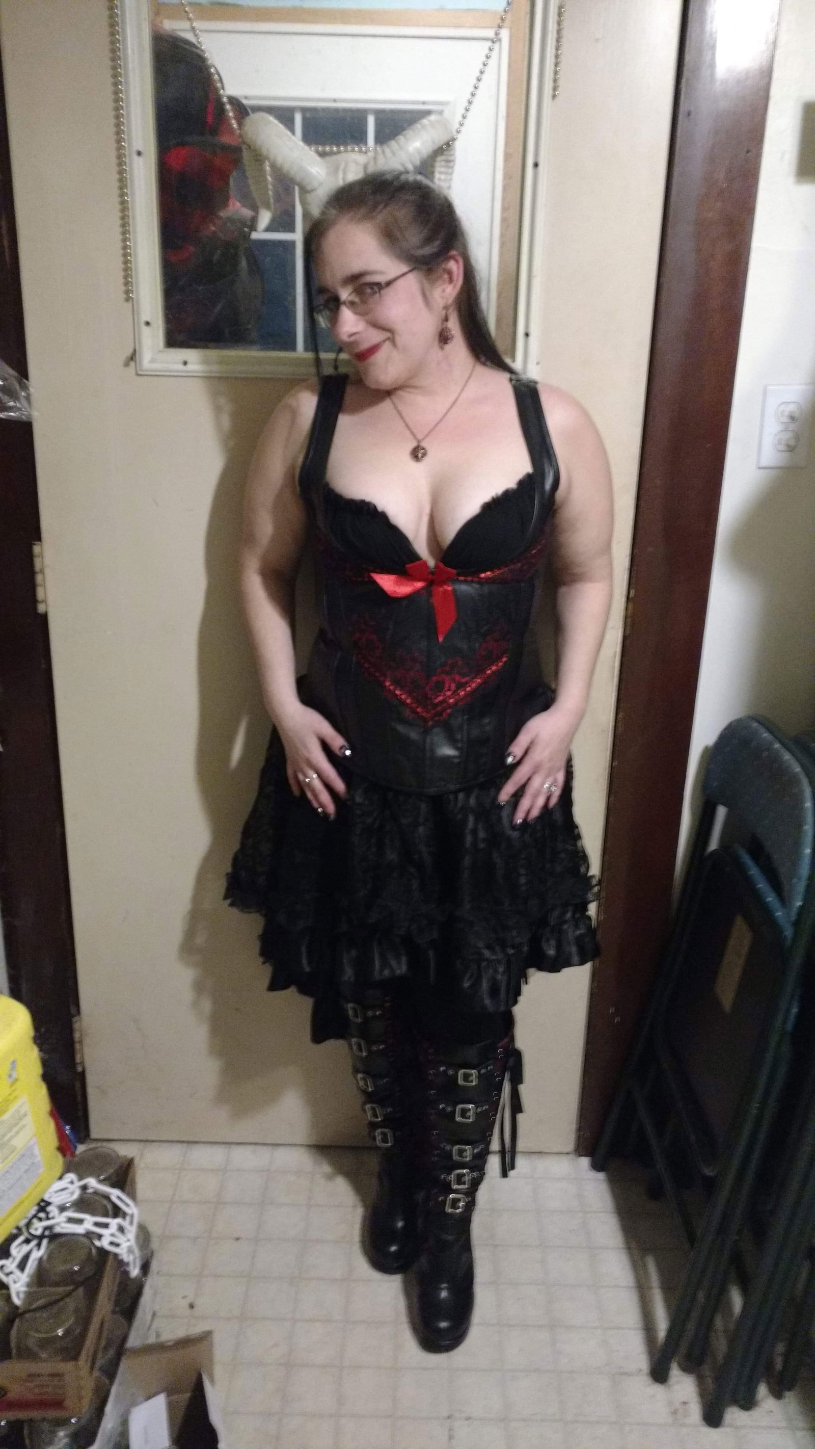 Album by Lengiles with the username @Lengiles, who is a verified user,  February 18, 2019 at 5:12 PM. The post is about the topic Amateurs and the text says 'New years outfit for wifes new years partty'