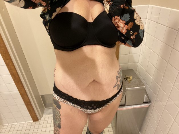Photo by Wundertwin73 with the username @Wundertwin73, who is a verified user,  August 24, 2021 at 8:35 PM. The post is about the topic Hotwife Sharing