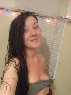 Photo by ReBeLmOoNxOxO with the username @rebelmoonxoxo, who is a verified user,  March 11, 2019 at 3:34 PM and the text says '#shower #longhair'