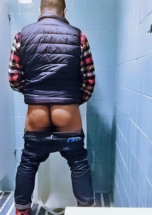 Photo by Costello68 with the username @Costello68, who is a verified user,  April 21, 2024 at 8:54 AM. The post is about the topic Gay male ass