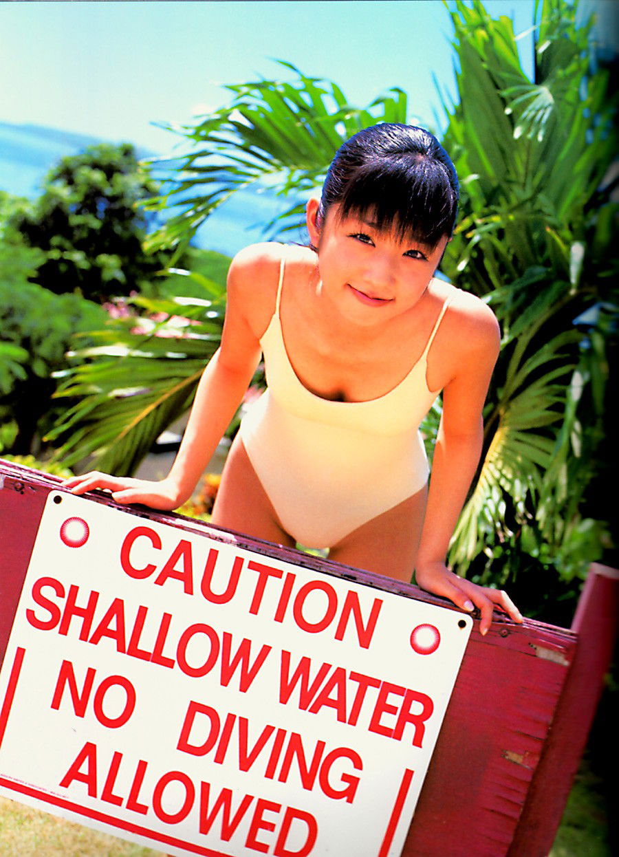 Photo by Funky Asians with the username @PaulBoss,  March 30, 2014 at 7:09 PM and the text says '#diving  #shallow  #water  #girls'