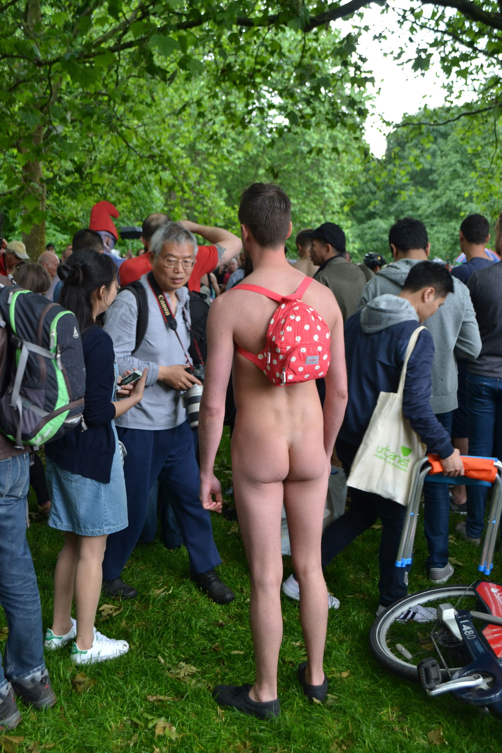 Photo by AllThingsCFNM with the username @AllThingsCFNM,  July 30, 2016 at 12:55 AM and the text says 'walkingandswinging:

intostraightnakedguys:



My pics from London Naked Bike Ride (11 June 2016)



The formula repeats: publicly nude guy = Asian female magnet….


Get your CFNM updates @ www.AllThingsCFNM.net #cfnm  #wnbr  #asian  #girl  #nude  #in..'