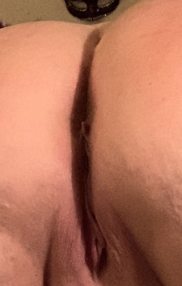 Album by QueenRoyalTightness with the username @QueenRoyalTightness, who is a verified user,  December 21, 2019 at 9:28 AM. The post is about the topic Tightest Twat Atound