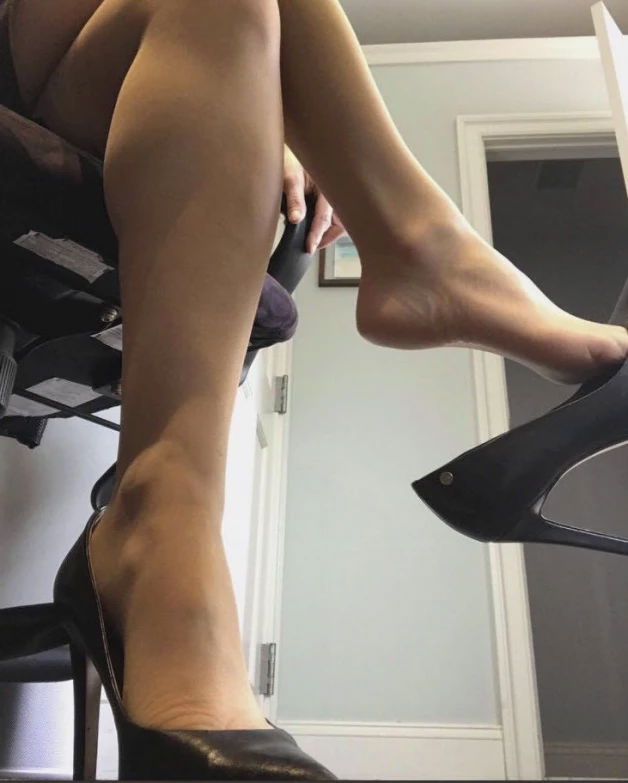 Photo by EssentialErotics.com with the username @EssentialErotics, who is a verified user,  April 13, 2024 at 12:39 PM. The post is about the topic Pantyhose and the text says 'https://fantasypantyhose.com/office-secretary-pantyhose-2/'