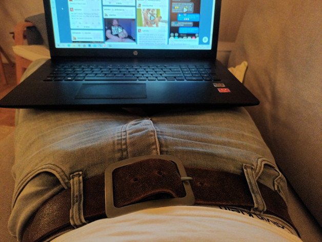 Photo by FOX_HAM with the username @HamburgFox,  November 4, 2021 at 9:39 PM. The post is about the topic Gay Jeans Belts