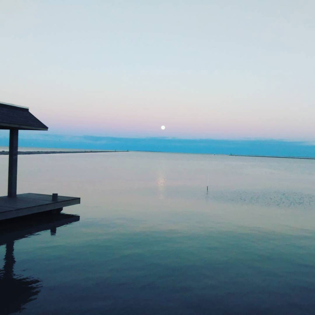 Watch the Photo by KingPeanut with the username @KingPeanut, posted on September 29, 2016 and the text says 'Absolutely Beautiful &amp; Serene 
On the Job (at Port O'Connor, Texas)'