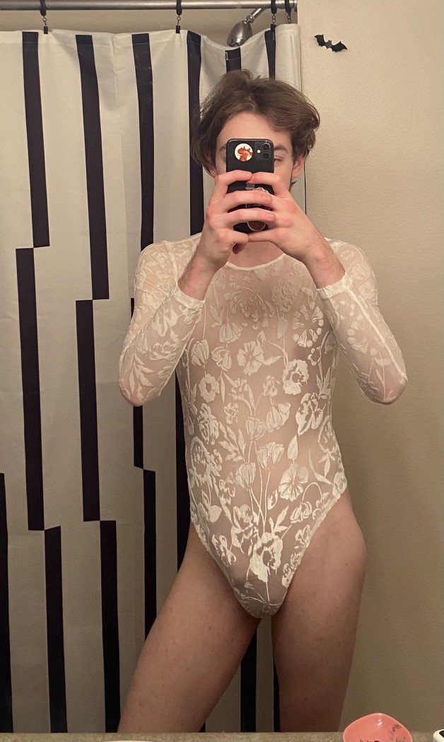 Photo by Femboy_pdx with the username @Pdx, who is a star user,  March 19, 2021 at 2:07 AM. The post is about the topic crossdressing twinks and the text says 'If I make an onlyfans would any ome subscribe? Message me for personal content'