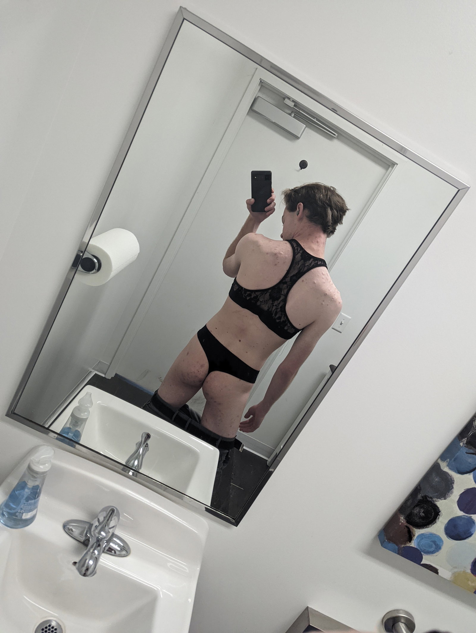 Photo by Femboy_pdx with the username @Pdx, who is a star user,  July 26, 2022 at 1:44 AM. The post is about the topic crossdressing twinks and the text says 'who else loves lace bras'