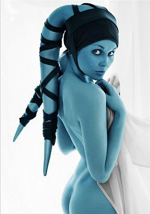 Photo by KonkeyDong80 with the username @KonkeyDong80,  June 29, 2016 at 3:31 PM and the text says '#girl  #woman  #hot  #sexy  #star  #wars  #bum  #butt  #ass  #twilek  #cosplay  #naked'