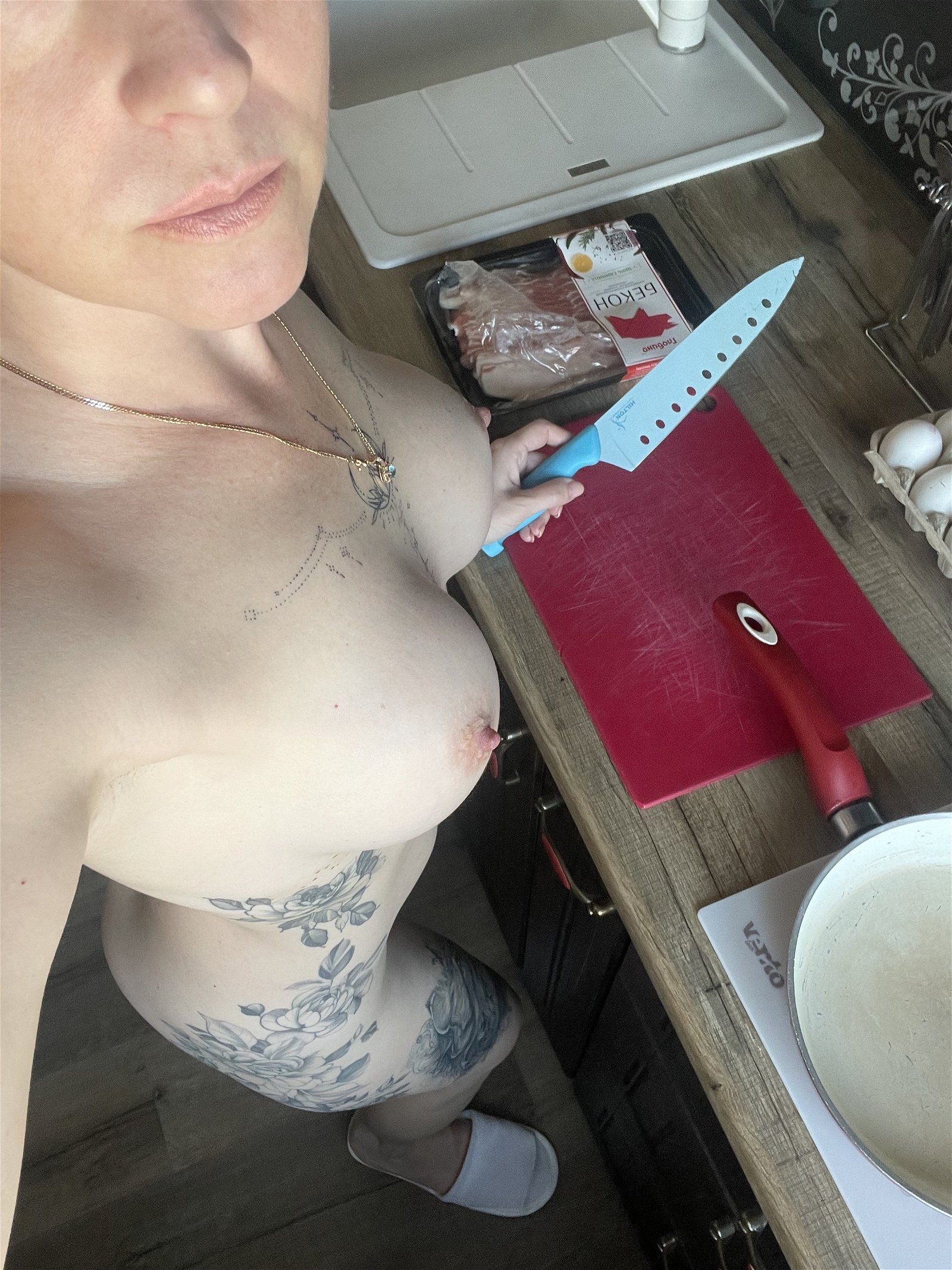 Photo by DirtyLady with the username @DirtyLady, who is a star user,  April 11, 2024 at 6:05 AM. The post is about the topic Amateurs and the text says 'Will you have breakfast with me?'
