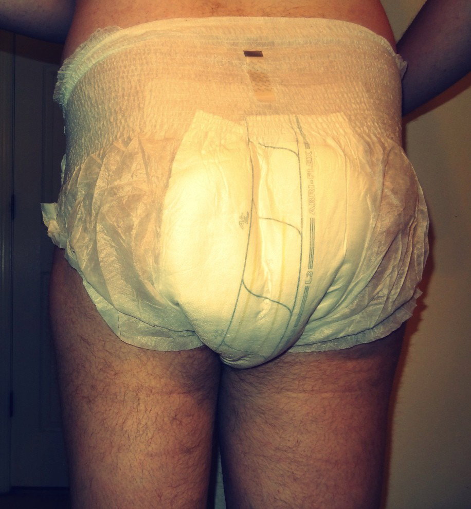 Photo by littlewithlittle with the username @littlewithlittle,  May 19, 2014 at 4:14 PM and the text says 'loveperfectimperfection:

No one will notice… I think!

Reblogged from my other blog loveperfectimperfection.tumblr.com. Personal posts will now be here. #abdl  #diapers  #diapered  #diaper  #padded'