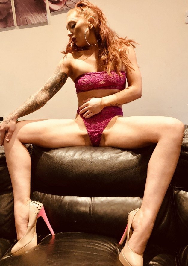 Photo by babestationcamss with the username @babestationcamss,  March 2, 2021 at 2:42 AM. The post is about the topic webcam model and the text says 'Name:	AmberRain
Age:	28
Turns on:	Spanking fore play tease discretion
Availability:	Daytime/Evenings
Group chat:	1.50 credits/minute
Private chat:	2.50 credits/minute'