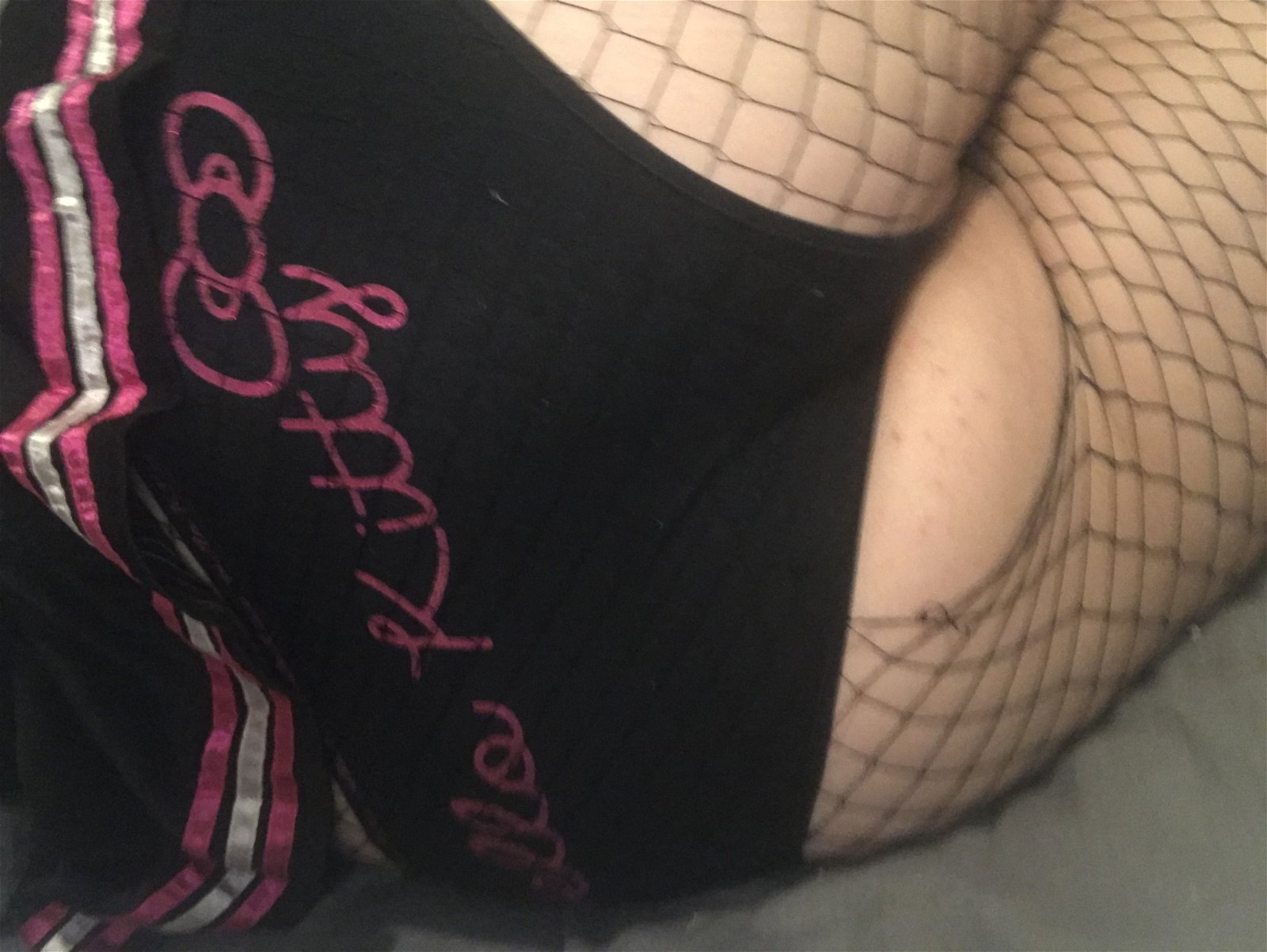 Photo by wetbabygrrrl with the username @wetbabygrrrl, who is a verified user,  April 4, 2019 at 7:02 PM. The post is about the topic Amateurs and the text says 'Who wants to play with my kitty? 🙈🥰🙊'