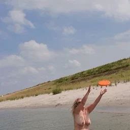 Photo by NikkiHolland with the username @NikkiHolland, who is a star user,  April 4, 2024 at 4:38 PM. The post is about the topic OutdoorFun and the text says 'Frisbee with me.
https://hollandswing.com/product/287737/frisbee-with-me'