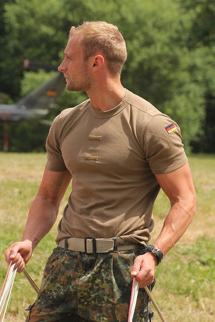 Photo by rugbyshorts with the username @rugbyshorts,  October 12, 2016 at 5:41 PM and the text says 'fantod13:

langlitzhercules:

IMG_4827 by sbretzke on Flickr.

Woof!
 #hot  #military  #guys  #germanmilitary  #builtguys  #batefuel  #scruffyguys'
