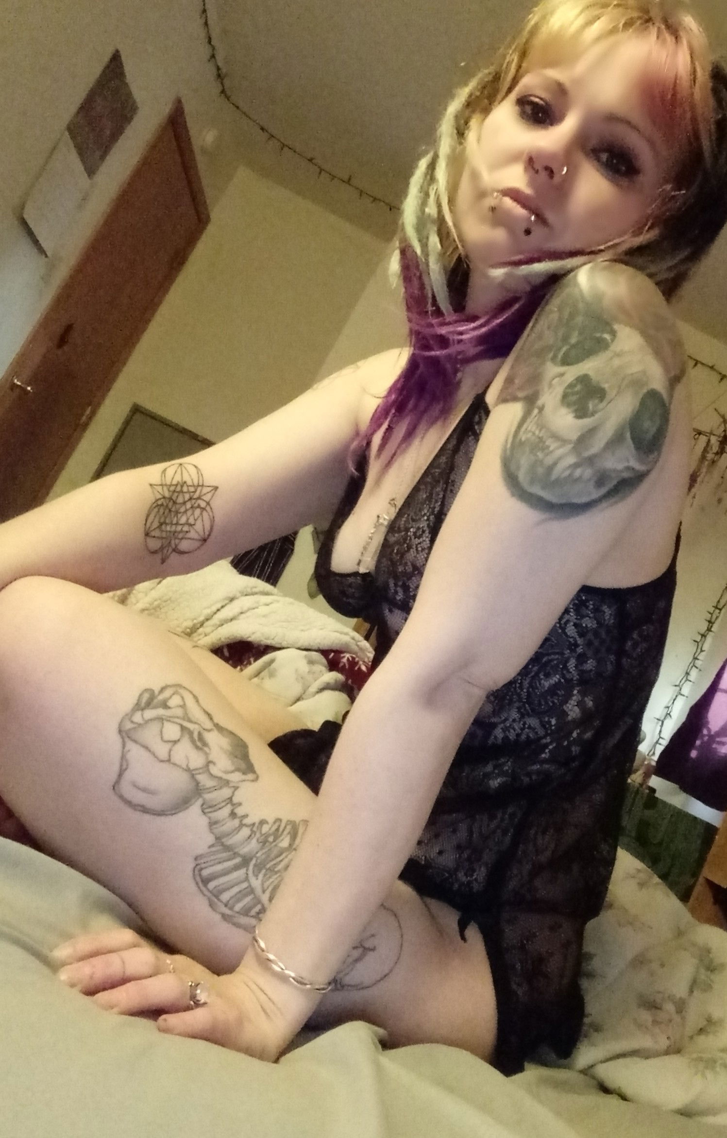 Album by Princesskitten with the username @Princesskitten, who is a star user,  April 7, 2019 at 4:01 PM. The post is about the topic Amateurs and the text says 'Cum see much more of me! Onlyfans.com/princess_kitten'