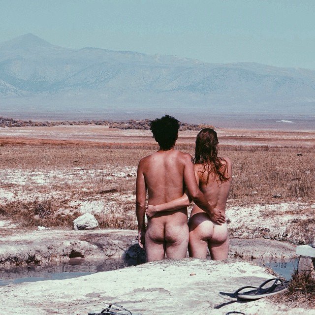 Photo by imaginett with the username @imaginett, who is a verified user,  September 25, 2015 at 4:27 PM and the text says 'ayearofdeepcreek:

Hot springs in the middle of nowhere. #yosemite #ca #hotsprings #lovers'