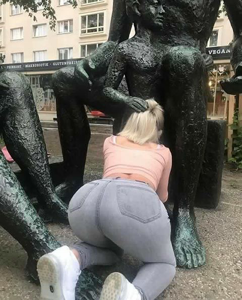 Photo by Ruinedcarpet with the username @Ruinedcarpet,  May 7, 2019 at 1:20 PM. The post is about the topic Public & Outdoor Exhibitionism