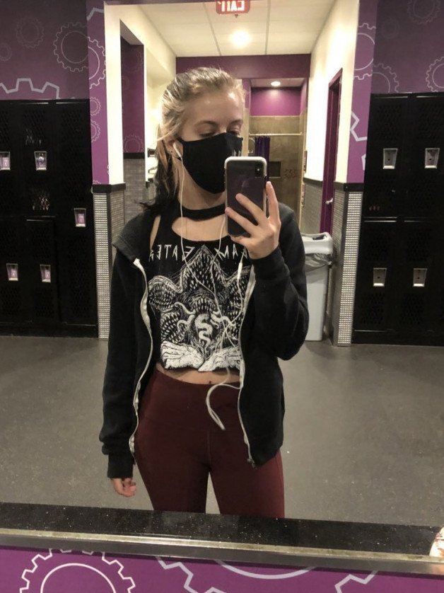 Photo by Ruinedcarpet with the username @Ruinedcarpet,  May 9, 2022 at 9:37 AM. The post is about the topic RC's Mirror Selfies and the text says 'Hawlee Cromwell.

#HawleeCromwell #MirrorSelfie #Cute #ProWrestler #Young #GoodOlNewAge #Blonde #FaceMask #Leggings #Cutie #LockerRoom #Selfie #GONAGirl #Sportswear #Spandex #YogaPants #ChangingRoom #Babe #WomensWrestling #ProWrestling'