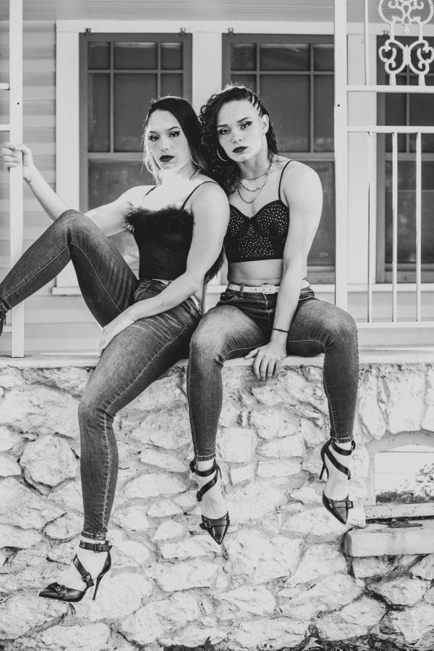 Photo by Ruinedcarpet with the username @Ruinedcarpet,  July 12, 2022 at 9:08 AM. The post is about the topic Women of wrestling and the text says 'Renegade Twins. 

#CharletteRenegade #RobynRenegade #Twins #Sisters #RenegadeTwins #ProWrestlers #Models #BlackAndWhite #Possing #Photography #GoodOlNewAge #Hot #Cute #Babes #GfMaterial #Jeans #Fit #Heels #Brunettes #Beauties #Hotties #Cuties #FitGirls..'