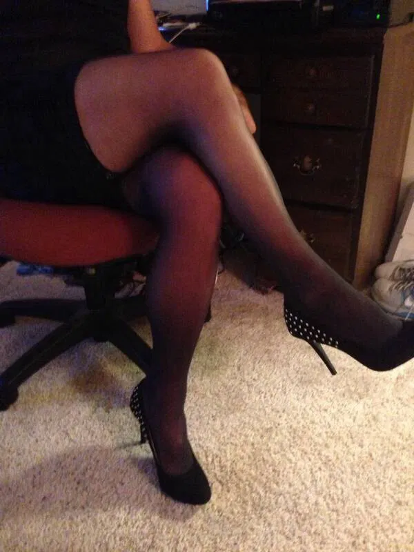 Photo by SissyLauren with the username @SissyLauren,  April 18, 2019 at 1:11 AM. The post is about the topic Sissy and the text says 'Nothing feels better than a nice dress, stockings and heels.  #reallyme'