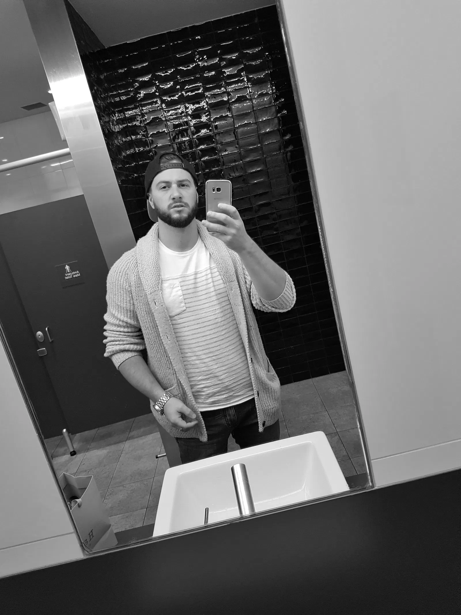 Photo by Lkppl with the username @Lpool,  September 10, 2019 at 10:35 AM. The post is about the topic Black and White Erotica and the text says 'Shamless coffee shop bathroom selfie, I'm certanly not a shy man. Enjoy! 

Like and Follow, if you're keen for a chat or to see more message me (women ans couples only, sorry boys). 

#me #mine #selfie #bw #bdsm #sir #ilikesleepins'