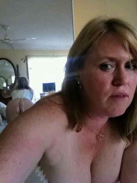 Photo by Andyb67 with the username @Andyb67,  June 18, 2022 at 1:41 AM. The post is about the topic MILF and the text says 'wife showing off'