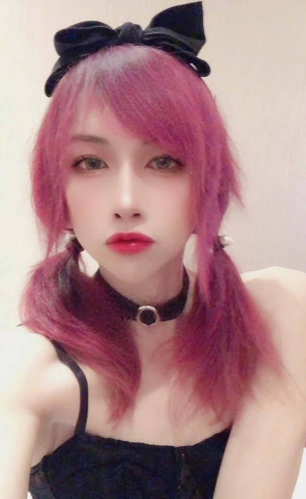 Photo by romaintranquille with the username @romaintranquille,  February 22, 2022 at 4:05 AM. The post is about the topic Chinese crossdressers and the text says 'Niuniu is sweet, which is why her Twitter username is sweetniuniu #ChineseCD #Crossdresser #Ladyboy'