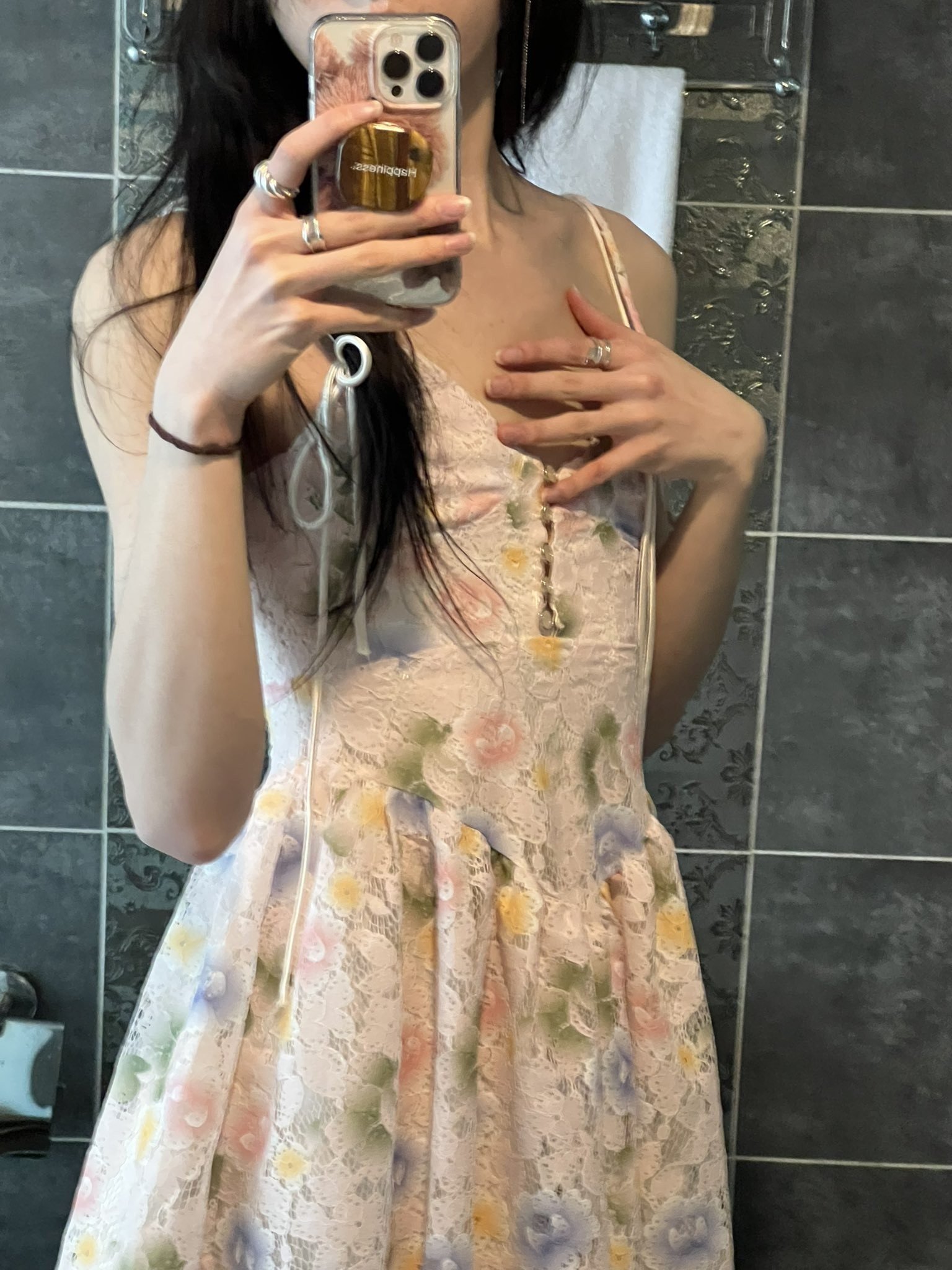 Photo by romaintranquille with the username @romaintranquille,  May 18, 2022 at 11:03 PM. The post is about the topic Chinese crossdressers and the text says 'Her Twitter dot com username is chui_mangll #伪娘 #ChineseCD #AsianCD #Crossdresser'