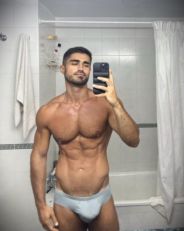 Photo by emraanhap with the username @emraanhap,  November 19, 2023 at 9:14 AM. The post is about the topic hot guys in speedos