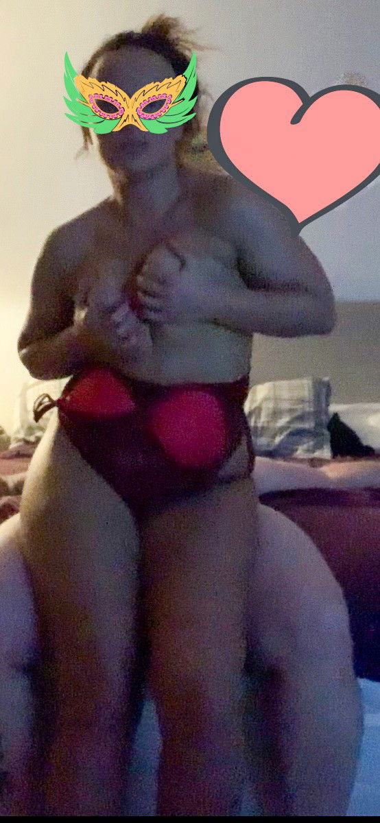 Photo by Southernmilf77 with the username @Southernmilf77,  March 22, 2020 at 12:28 AM. The post is about the topic real wifes and the text says 'So Horny 😈😈😈😈'