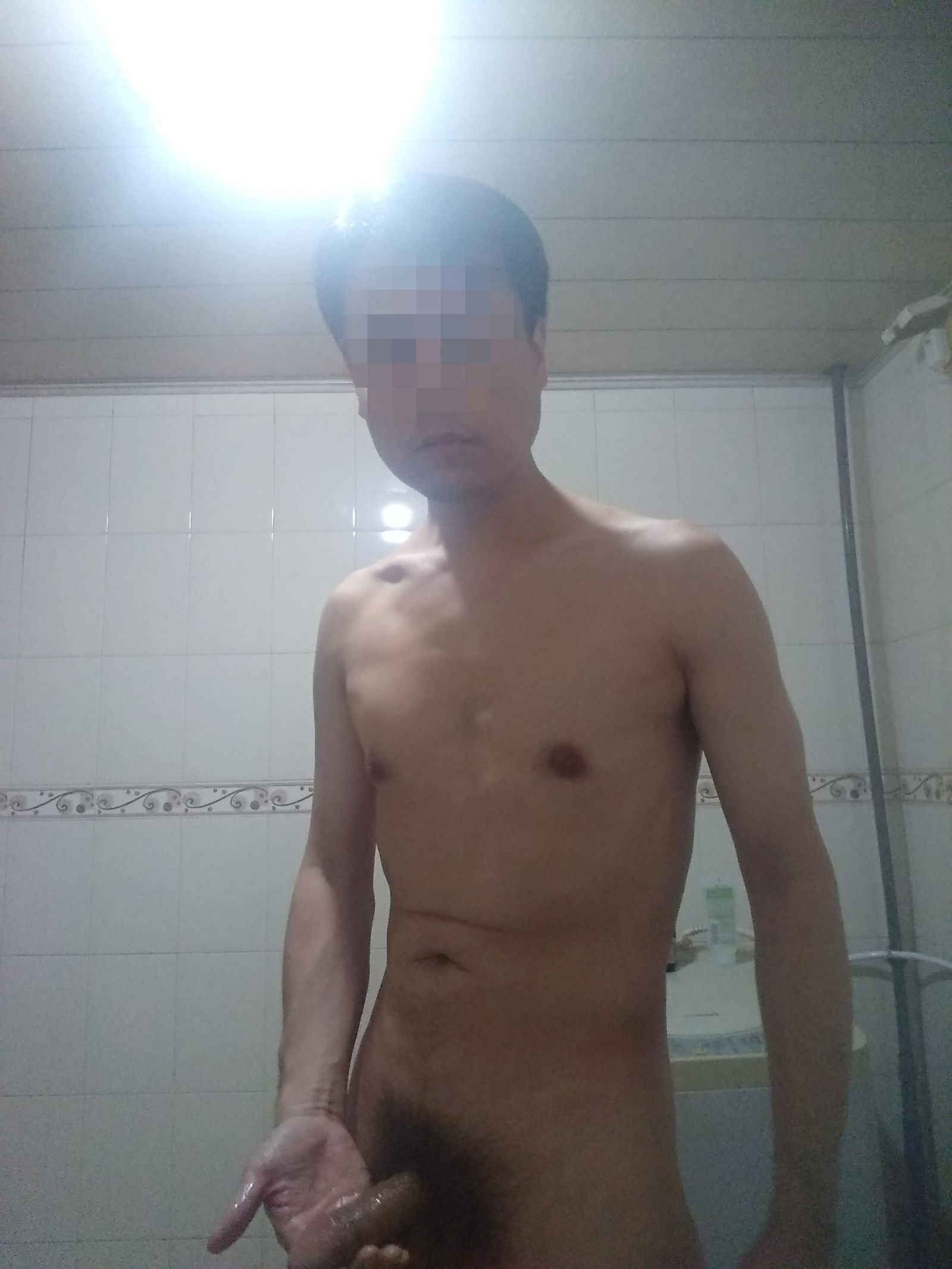 Album by HUO123 with the username @HUO123,  December 14, 2019 at 10:15 PM. The post is about the topic Amateur selfies and the text says '我的自拍'